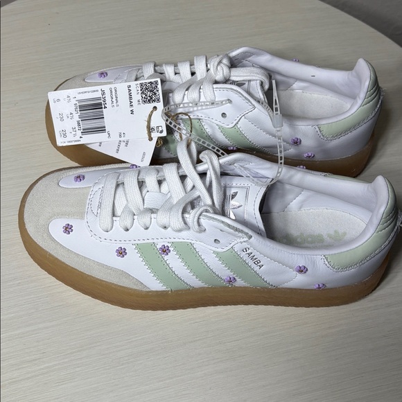 Adidas Sambae "Cloud White/Linen Green /Gum" (JS3954) Women’s Sneakers NWT Size6 - Picture 6 of 11